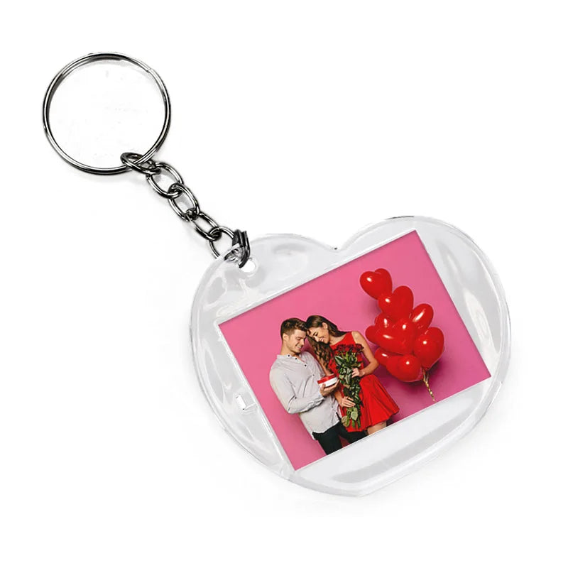 Kit com 100 Chaveiros de Acrílico para Personalização com Foto 3x4 (50 Formato Coração + 50 Formato Retangular)